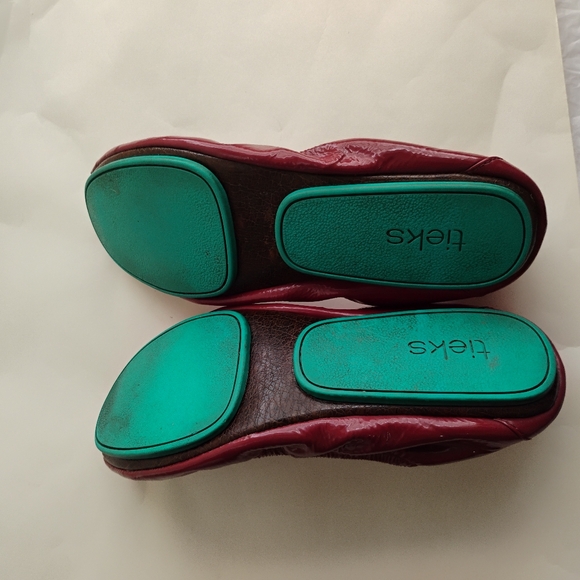 Tieks by Gavrieli Women's Size 8 Ruby Red patent Foldable Ballet Flats - Picture 9 of 15